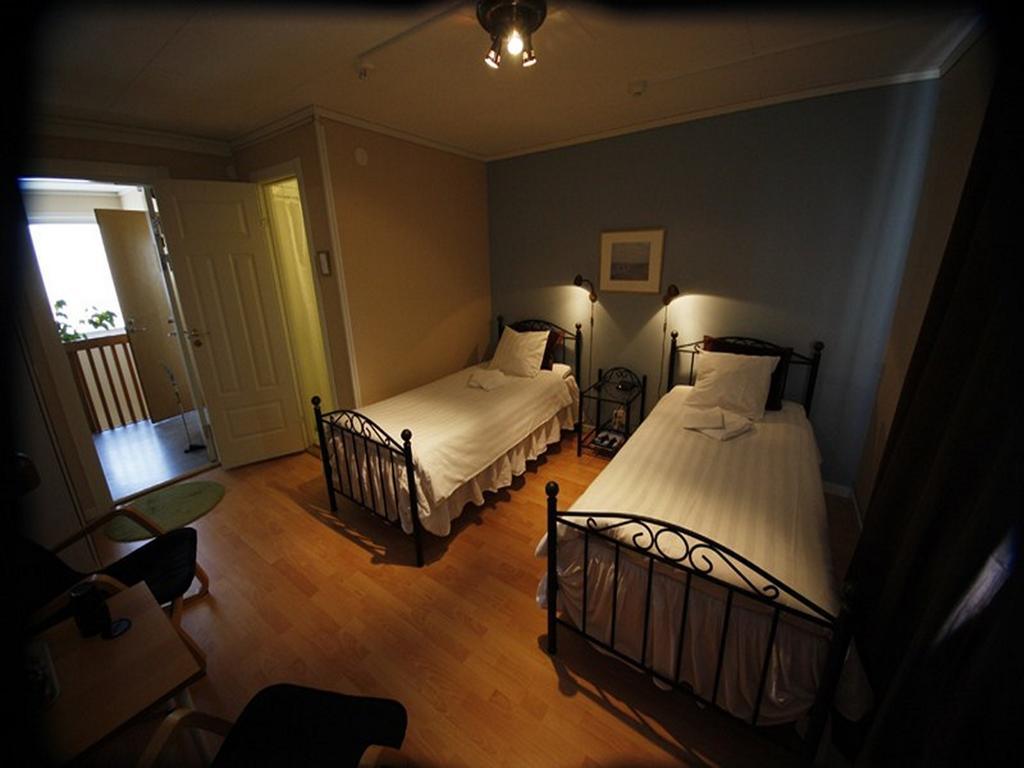 Hotell Zlafen Bed And Breakfast カールスコーガ 部屋 写真